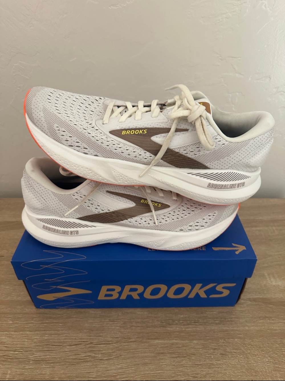 Brooks Men’s size 10.5 Running Shoes (Used once)